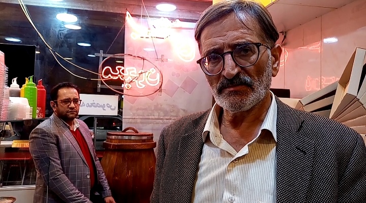 سیدهاشم جهرمی در گفتگو با خبرنگاران: ما قدیمی ‌ترین فالوده بستنی ‌فروشی فعال در تهران هستیم که از مواد غذایی مرغوب در تهیه بستنی و فالوده استفاده می‌کنیم