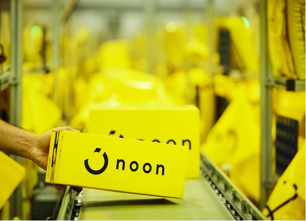 چرا دیجیکالا نمیتواند با noon امارات رقابت کند؟ تحلیلی جامع بر چالشهای بازار و استراتژیها"