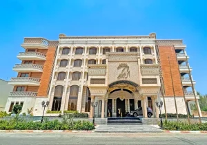 تور کیش هتل امیرکبیر معماری صفوی کنار خلیج همیشه فارس