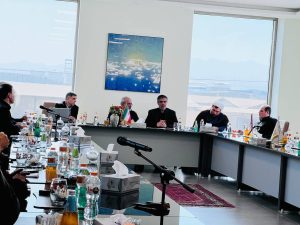 سرمایه گذاری در صنعت آب و برق باید جذاب شود