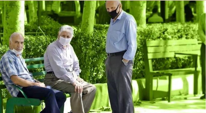 بازنشستگان، دیگر نگران ویزیت نباشید: نوبت‌دهی پزشکی رایگان تنها با یک کلیک