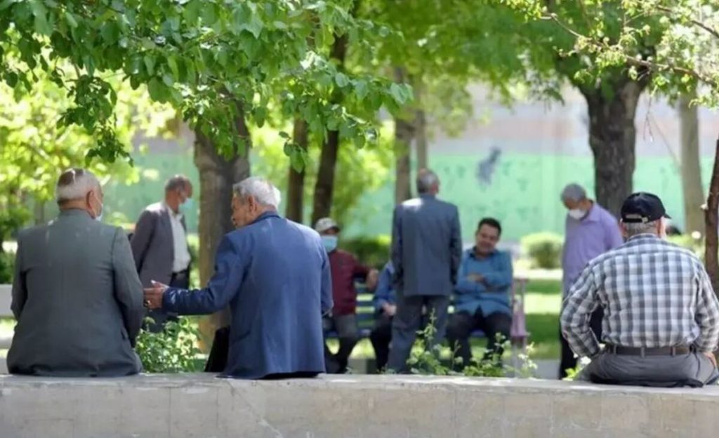 بازنشستگان زیر فشار؛ افزایش هزینه بیمه تکمیلی و بی‌عدالتی در سهم‌بندی
