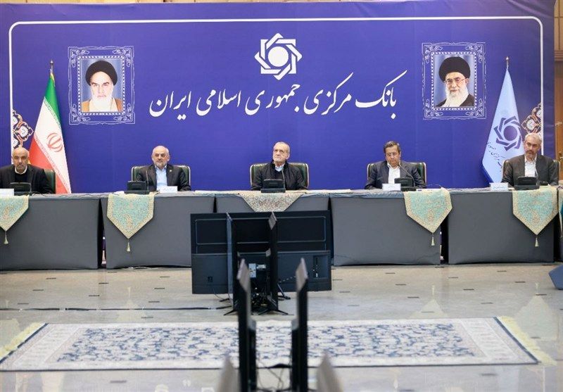 پزشکیان چرا به بانک مرکزی رفت؟ جزئیات یک حضور خبرساز