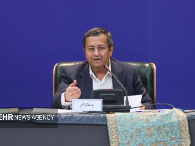 همتی: تامین ارز لازم برای دارو بدون مانع ادامه می‌یابد