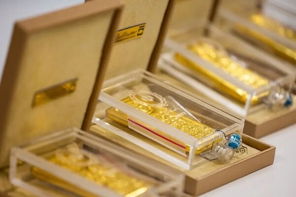 کاهش قیمت طلا در بازارهای جهانی تحت تاثیر دلار و نرخ بهره در آمریکا