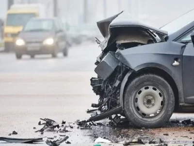 تصادف بدون گواهینامه: آیا بیمه خسارت می‌دهد؟