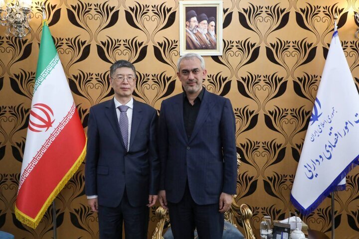 تاکید ایران و چین بر گسترش روابط راهبردی در دیدار سفیر چین با مدنیزاده