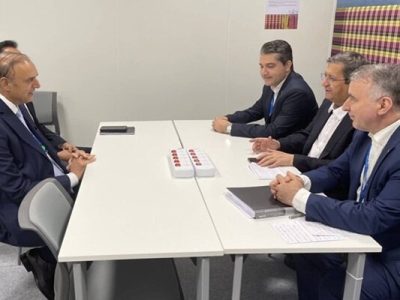 رؤسای کل بانک‌های مرکزی ایران و پاکستان در نشست مشترک دیدار کردند